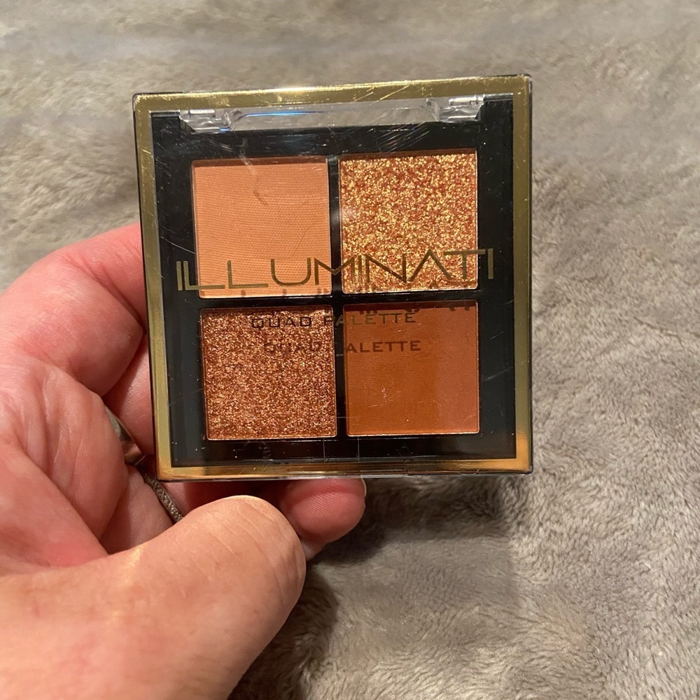 Illuminati Quad Palette in Enlightened